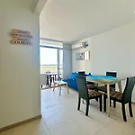 3Br 2Balconies Sea View Pool Near The Airport And Beach